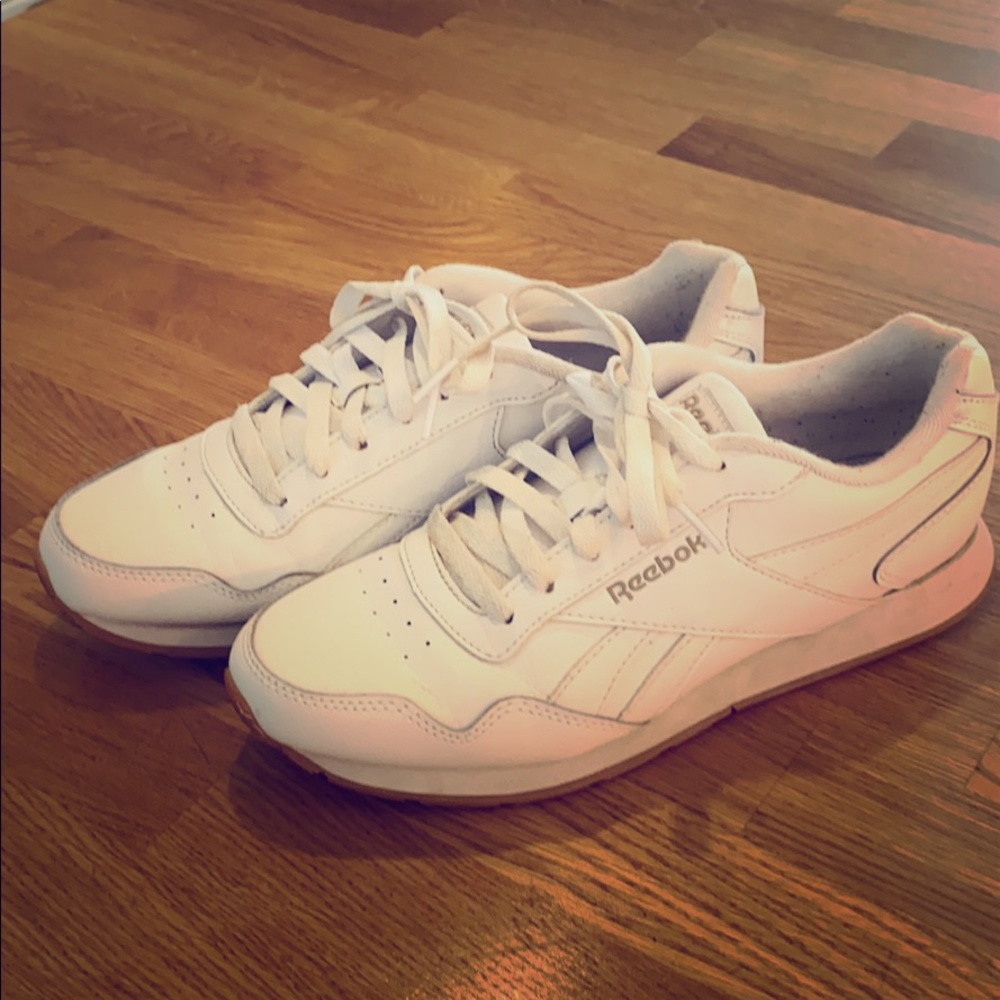 Barely worn Reebok sneakers